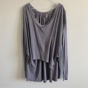 Free people movement grey high low long sleeve v-neck tee Sz small